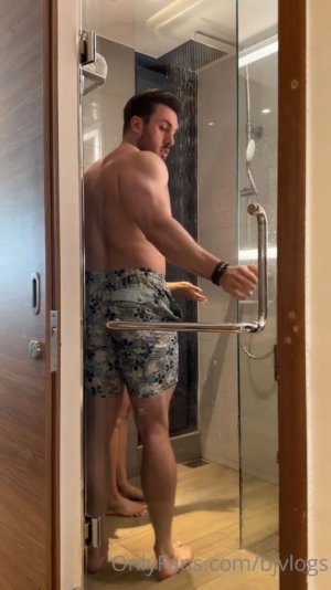 bjvlogs shower (10).jpg