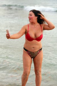 Lisa Appleton Nip Slip 30 - The Fappening Blog.jpg