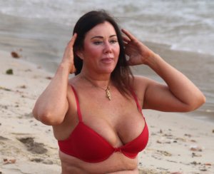 Lisa Appleton Nip Slip 39 - The Fappening Blog.jpg