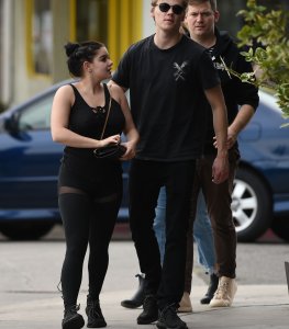 Ariel Winter Braless 6 - The Fappening Blog.jpg