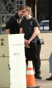 Ariel Winter Braless 23 - The Fappening Blog.jpg