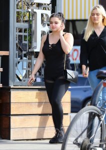 Ariel Winter Braless 29 - The Fappening Blog.jpg
