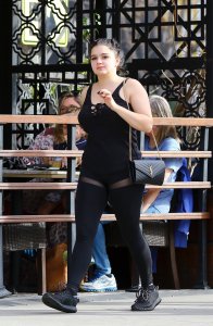 Ariel Winter Braless 39 - The Fappening Blog.jpg