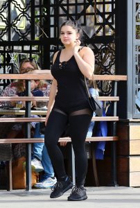 Ariel Winter Braless 46 - The Fappening Blog.jpg