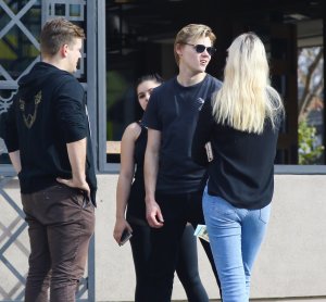 Ariel Winter Braless 54 - The Fappening Blog.jpg