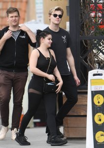 Ariel Winter Braless 68 - The Fappening Blog.jpg