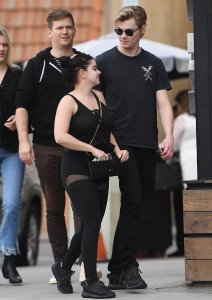 Ariel Winter Braless 89 - The Fappening Blog.jpg