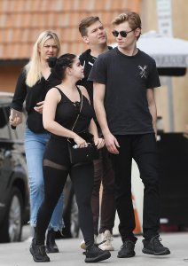 Ariel Winter Braless 88 - The Fappening Blog.jpg