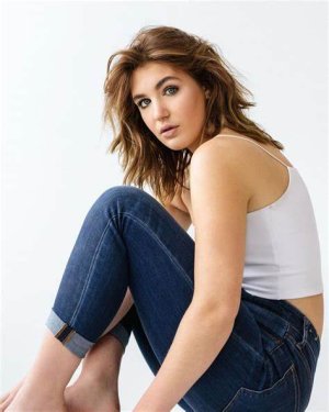 Sophie Nélisse (4).jpg