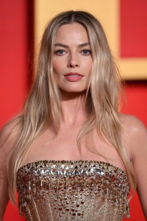 Margot Robbie Oscars After Party 2024 0001.jpg