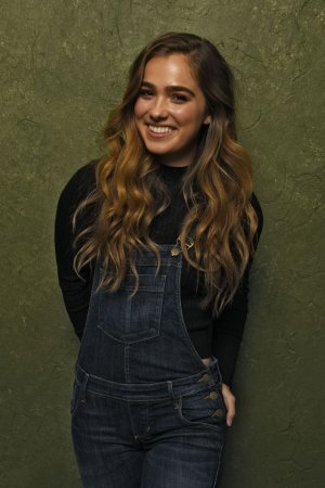 haley-lu-richardson-B'GOSH-bronze-portraits-at-2015-sundance-film-festival_2.jpg