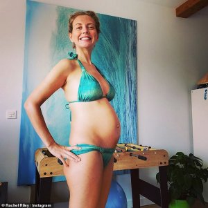 16120008-0-Beautiful_Rachel_Riley_shared_a_picture_of_her_bump_as_she_posed-a-165_1563291418972.jpg