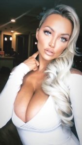 Lindsey pelas sexy 3 - The Fappening Blog.jpg