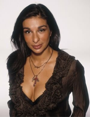 shobna-gulati_0003_300px.jpg