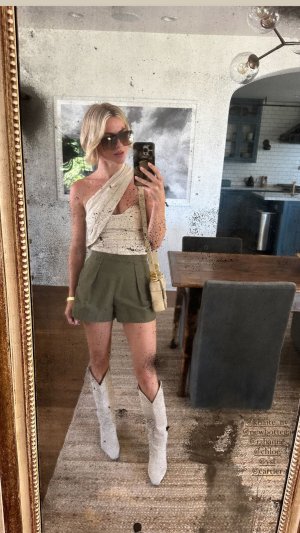 juleshough_story_9_23_2024_3_51_01 PM3463664991180748146.jpg