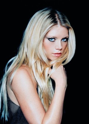 Peta Wilson1.jpg