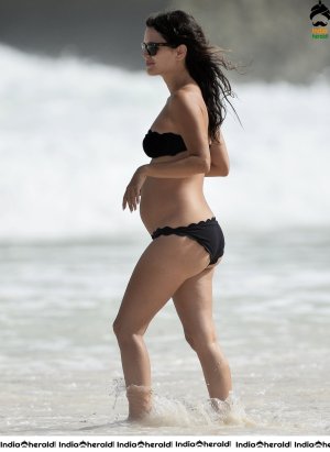 rachel-bilson-wearing-a-black-bikini-and-flaunting-her-bump-at-a-beach-in-barbados-set-13.jpg