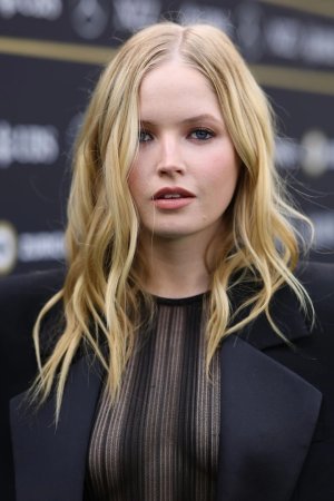 Ellie Bamber.jpg