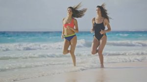 Isabeli Fontana Sexy scr 22 - The Fappening Blog.jpg