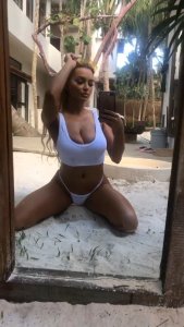 Lindsey Pelas Sexy scr 11 thefappeningblog.com.jpg