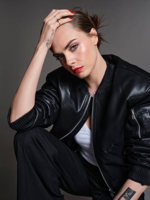 Cara Delevingne L’Oréal Paris 2024  (3).jpg