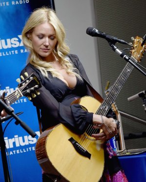 Jewel-Kilcher_-SiriusXM-Acoustic.jpg