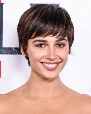 Naomi_Scott_at_Global_Premiere_Of_Paramount_Pictures___Smile_2__in_Hollywood_10-14-2024__16_.jpg