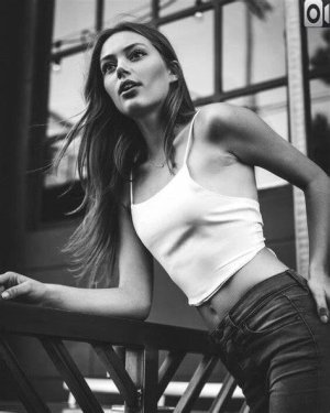 Grace Van Dien (10).jpg