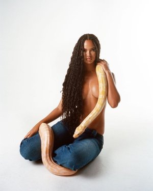 Juliana Nalu (9).jpg