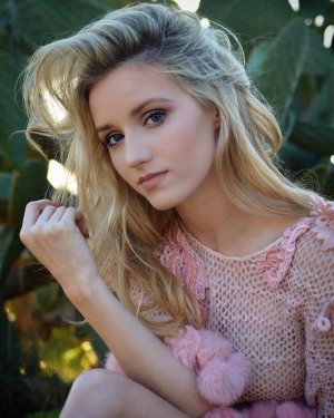 sloane-avery (15).jpg