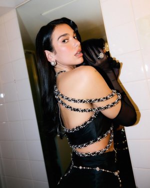 Dua_Lipa_Backstage  (4).jpg