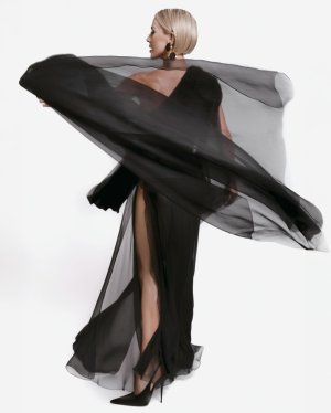 juleshough_post_10_20_2024_12_32_12 PM3483133834688318810.jpg