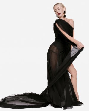 juleshough_post_10_20_2024_12_32_12 PM3483133834579243180.jpg