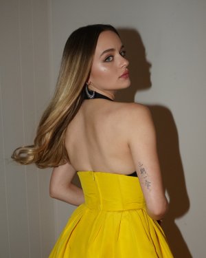 Joey King - backstage  (2).jpg