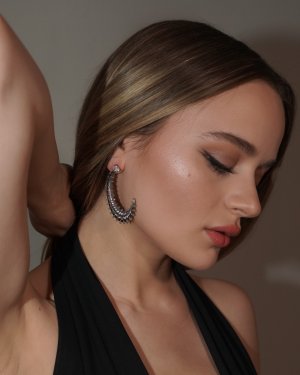 Joey King - backstage  (5).jpg