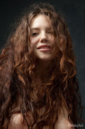 rylskyart-norma-joel-fekete-fal-11 thefappeningblog.com.jpg