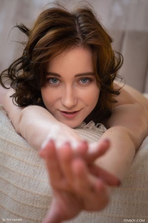 0001-12 thefappeningblog.com.jpg