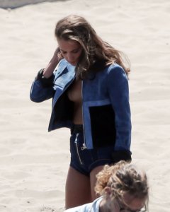 Alicia-Vikander-Tits-1.jpg