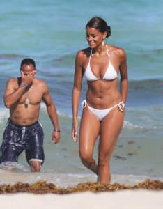 Claudia-Jordan-in-a-Bikini-7.jpg