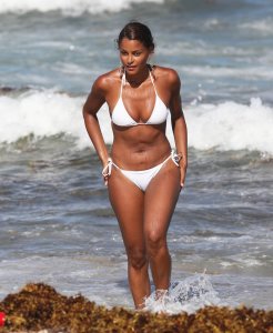 Claudia-Jordan-in-a-Bikini-17.jpg