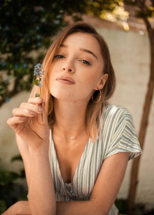 Phoebe Dynevor 0003.jpg