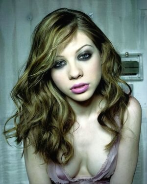 michelle-trachtenberg_0112_300px.jpg