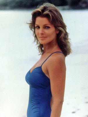 Priscilla Presley  -mr89qqpUMx1rj28rmo1.jpg
