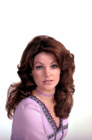 Priscilla Presley 1974 -owz4uk4YvP1twiik6o1.jpg