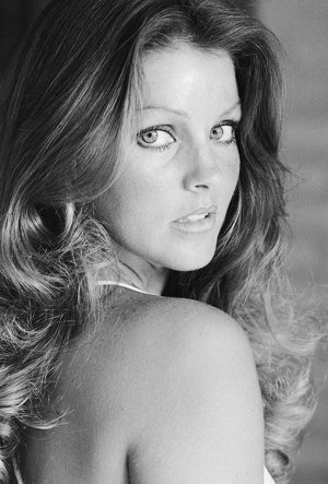 Priscilla Presley At Her Home -pcv9cvwDD61rldhmro2.jpg