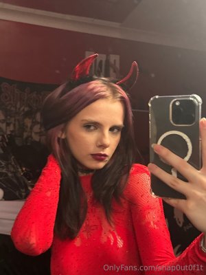 snap0ut0f1t-pic (9).jpg