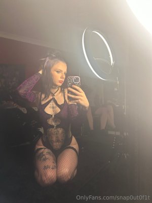 snap0ut0f1t-pic (14).jpg