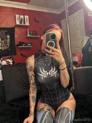 snap0ut0f1t-pic (16).jpg