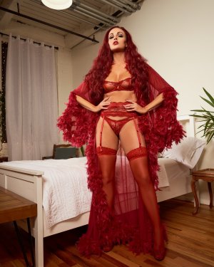 mariakanellis_1730651880_3493283625508813114_43856830.jpg