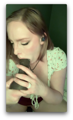 SubmittedRose_Fansly_Screenshot_ 2024-08-26 at 2.08.56 AM.png